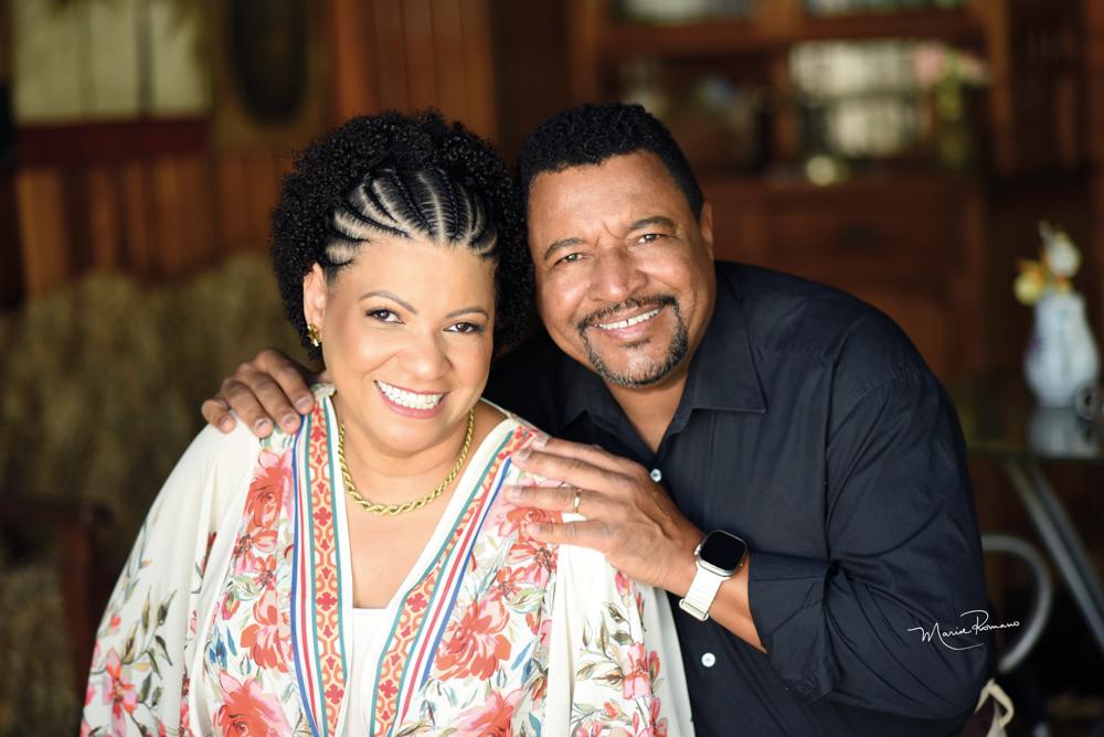 Núbia Jacqueline Pinheiro de Freitas e Luís Carlos de Freitas também celebraram seus 30 anos de união, com ensaio fotográfico da expert Marise Romano (Foto/Marise Romano)