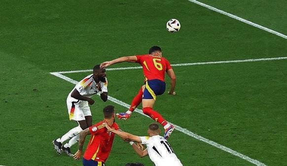 O gol de Mikel Merino frustrou os torcedores alemães. A Espanha está chegando. (Foto/Reprodução/Instagram)