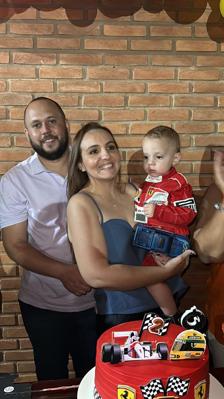 Alisson Silva Souza e Cinthia Marega celebram os dois aninhos do pequeno Gilberto Neto (Foto/Arquivo Pessoal)