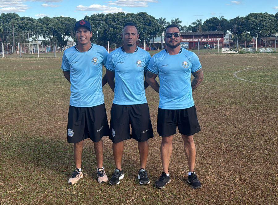 Ricardo Pavão e sua comissão técnica (Foto/Divulgação)