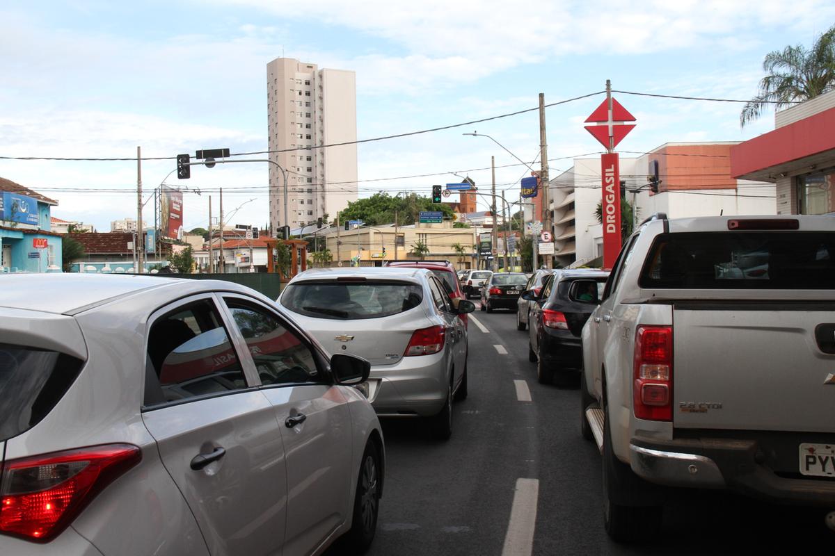 A exigência do documento de Certificado de Registro e Licenciamento do Veículo se dará conforme a placa do veículo, começando em agosto com 1, 2 e 3 (Foto/Arquivo)