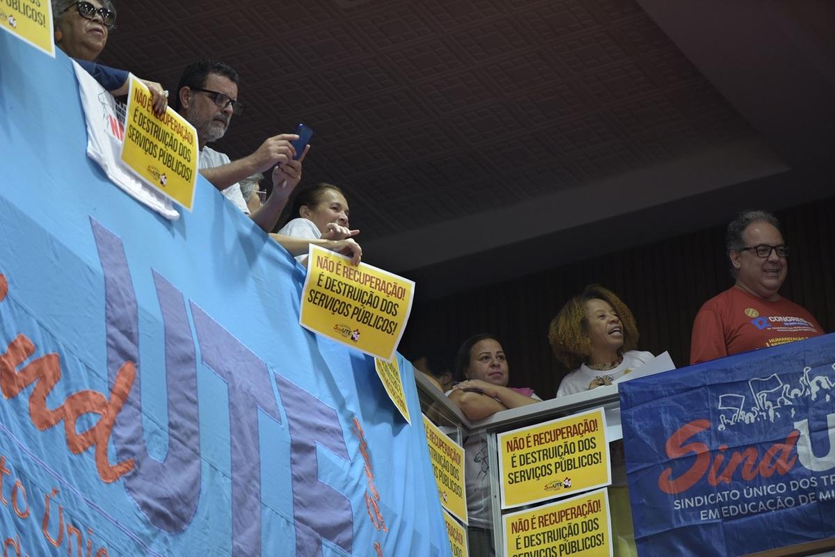 Galerias da Assembleia ficaram lotadas de servidores que não querem a adesão do Estado ao RRF (Foto/Daniel Protzner/ALMG)