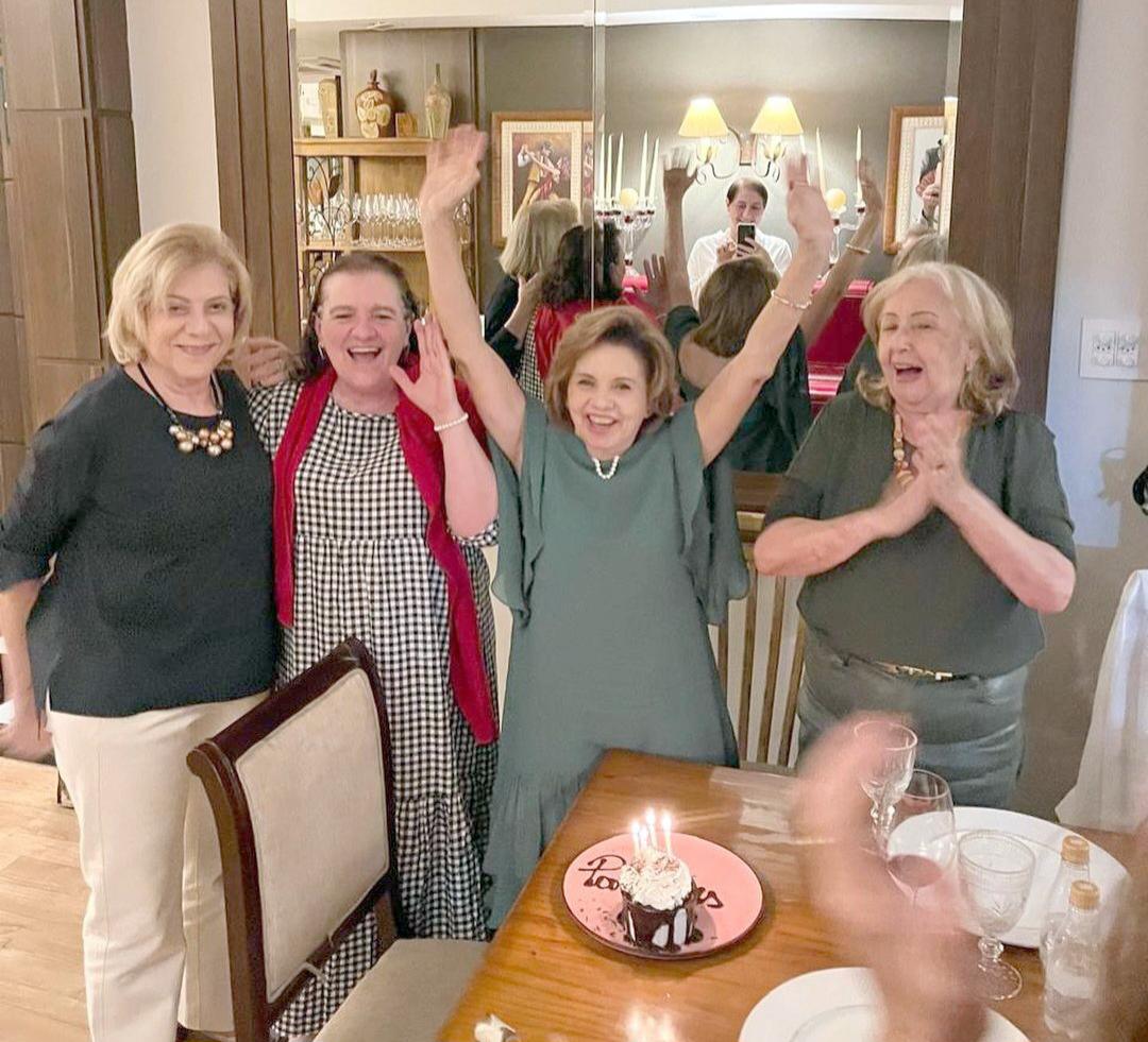 Amigas de longa data, Lélia Bruno, Mara Sanchez, Lígia Lima e Ana Lúcia Silva sopraram velinhas juntas pelos nivers, no últimos meses (Foto/Arquivo pessoal)