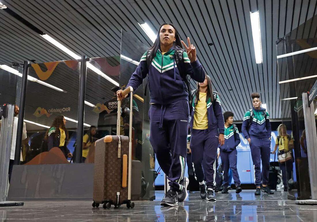 Capitaneada por Marta, Seleção Brasileira embarca rumo à Paris (Foto/Rafael Ribeiro/CBF)