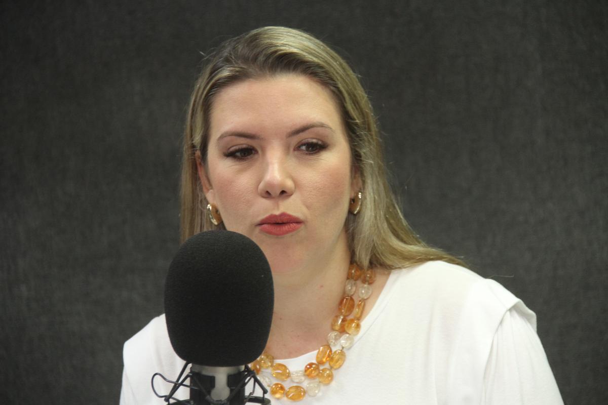 Prefeita Elisa Araújo argumenta que é preciso cumprir um trâmite burocrático até a liberação dos recursos (Foto/Arquivo)