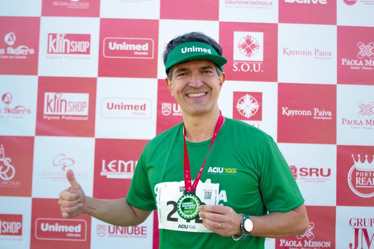 Corrida Solidária da Aciu aconteceu nesse domingo e foi um verdadeiro sucesso. Entre os participantes, Dr. Reynaldo Adolfo Martins da Costa Miranda, que correu e bem representou a diretoria da Unimed Uberaba no evento esportivo da Associação Comercial, Industrial e de Serviços de Uberaba (Foto/Divulgação)