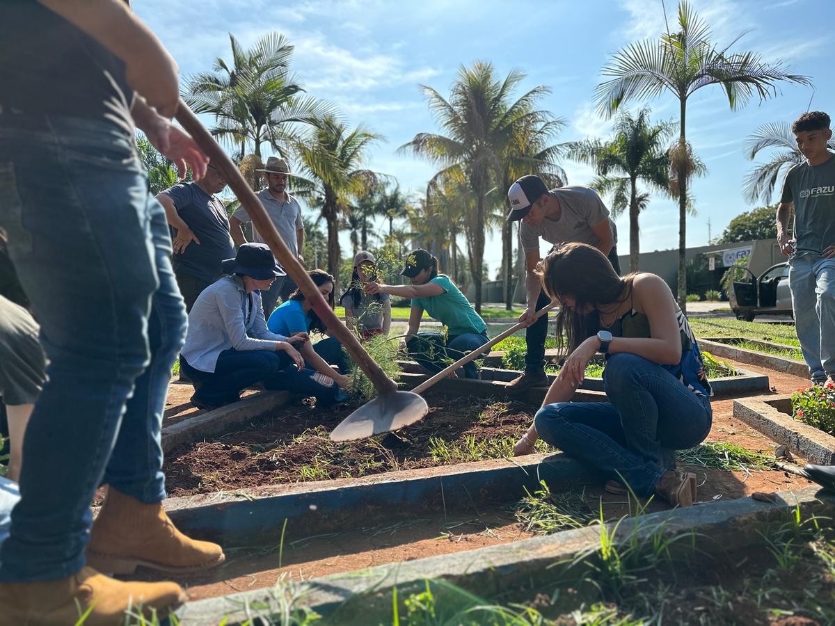 Aula prática de Engenharia Agronômica da Fazu já no 1° período (Foto/Aquivo Fazu)