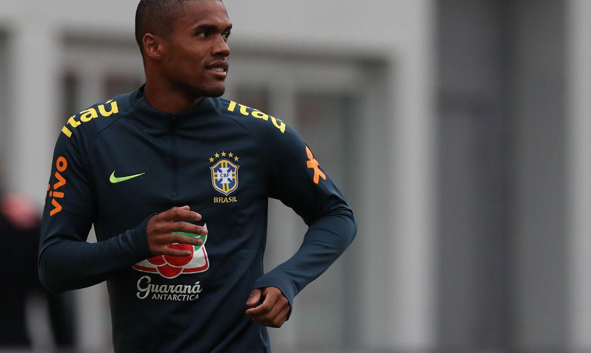 O atacante Douglas Costa é a primeira baixa do técnico Mano Menezes no Fluminense (Foto/Lucas Figueiredo/CBF)