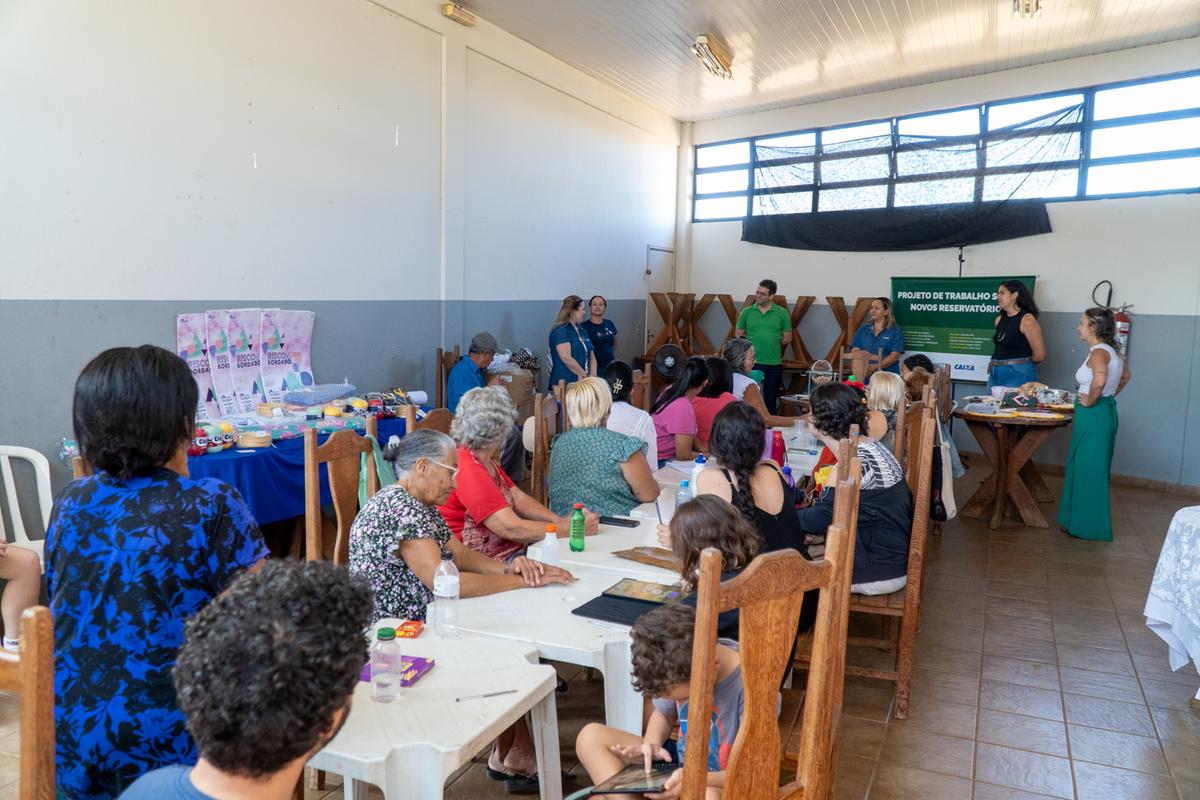 Entrega dos insumos faz parte do Projeto de Trabalho Social da Codau (Foto/Divulgação)