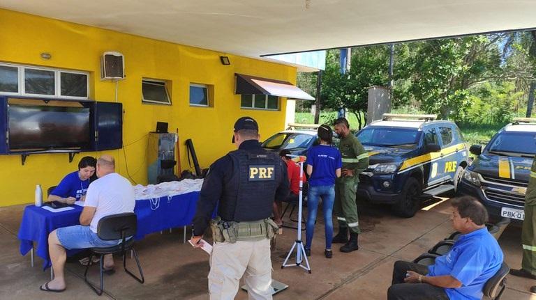 Motoristas receberam orientações a respeito da saúde e foram submetidos a exames básicos durante o “Comando de Saúde” (Foto/Divulgação)