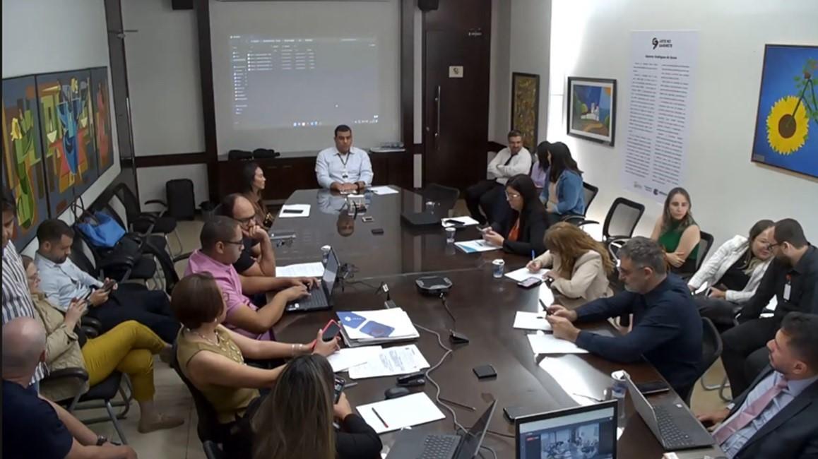 Sessão para abertura dos envelopes aconteceu nessa sexta-feira no Gabinete da prefeita de Uberaba, quando sete entidades apresentaram propostas (Foto/Reprodução)