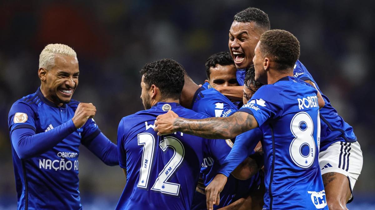 Cruzeiro passeou ontem no “Nilton Santos” fazendo 3 x 0 no ainda líder Botafogo (Foto/Gilson Lobo/Icon Sport)