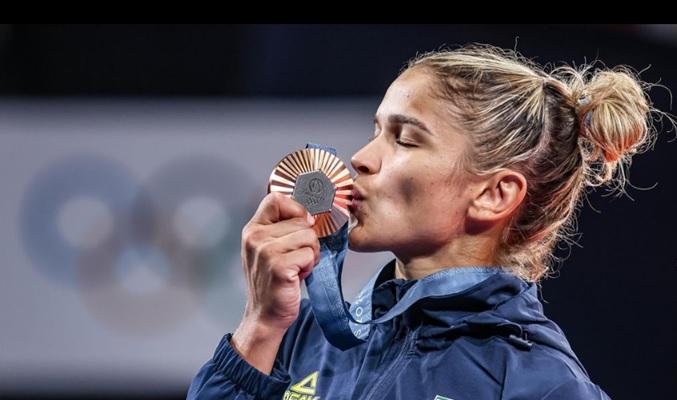 "A ficha não caiu. Foi muito especial. Estou muito feliz, em êxtase”, disse Larissa Pimenta (Foto/judocbj/Larissa pimenta judô/Instagram)