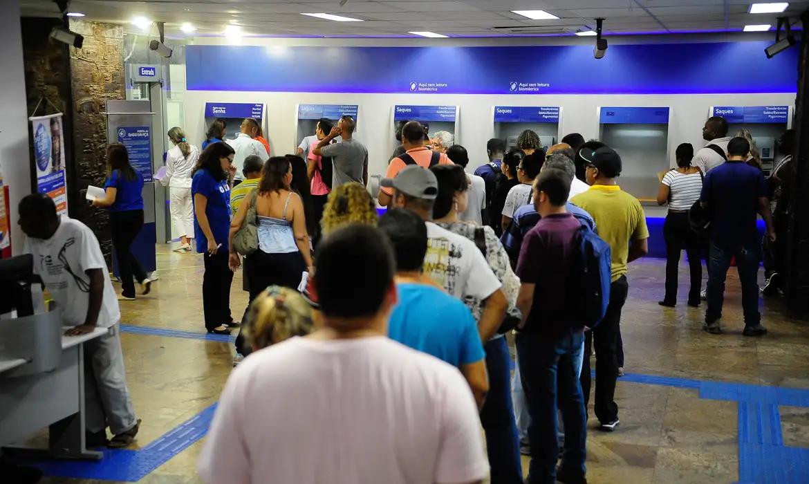 O pacote digital inclui uma série de serviços e produtos. Entre eles, uma linha de crédito chamada GiroCaixa Fácil, que pode chegar a R$ 10 mil (Foto/Tomaz Silva/Agência Brasil)