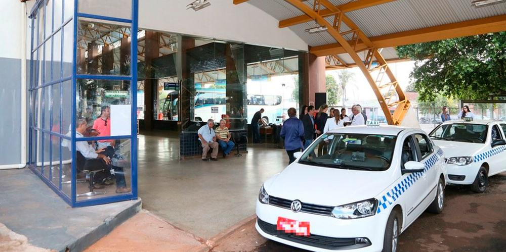 Casal homoafetivo é preso após assaltar motorista de aplicativo