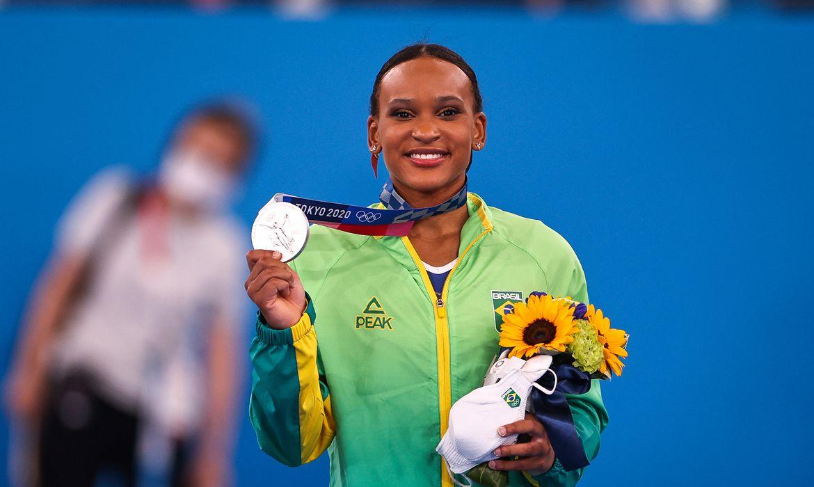 Rebeca Andrade receberá o valor líquido de R$ 598 850,00 pelas quatro medalhas conquistadas nos Jogos Olímpicos (Foto/Jonne Rortz COB/Ag Brasil)