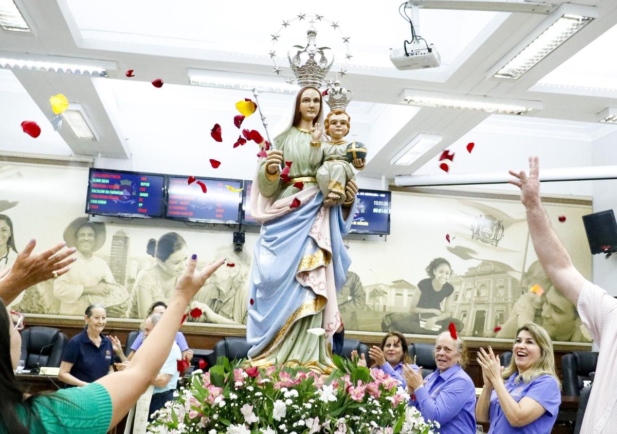 Imagem de Nossa Senhora da Abadia, cuja data em sua homenagem é feriado em várias cidades do estado (Foto/Rodrigo Garcia/CMU)