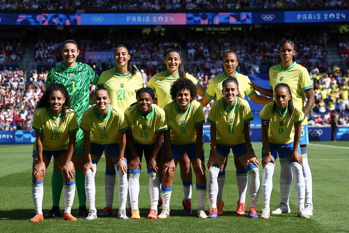 Seleção feminina de futebol antes da final da Olimpíada de Paris-2024 (Foto/Luiza Moraes/COB)