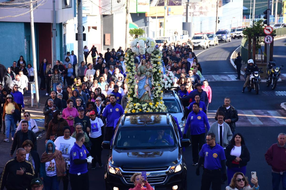 O trajeto teve início no Santuário da Medalha Milagrosa, passando por vias movimentadas, como as avenidas Santos Dumont e Leopoldino de Oliveira, e se encerrou na Praça da Abadia (Foto/Divulgação)