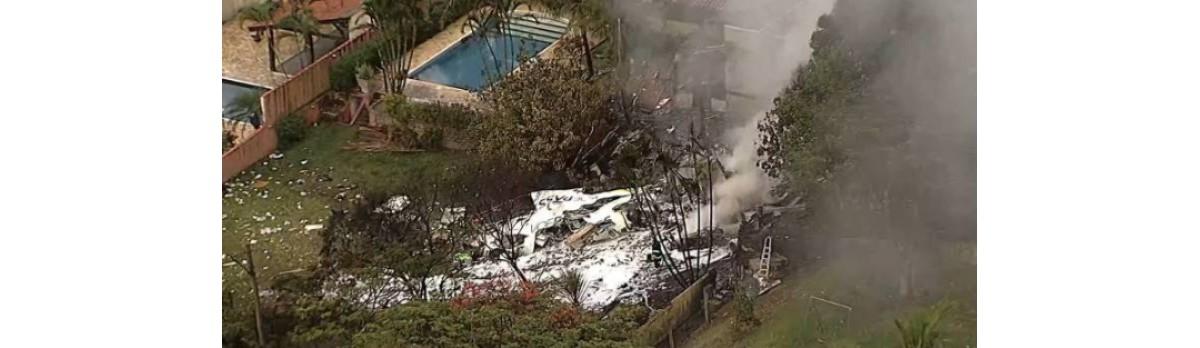 Dono da casa onde avião caiu faz homenagem às vítimas (Foto/Reprodução/TV Globo)