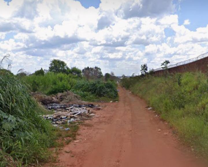 Estrada foi fechada devido ao descarte irregular de resíduos no local (Foto/Reprodução/Google Street View)