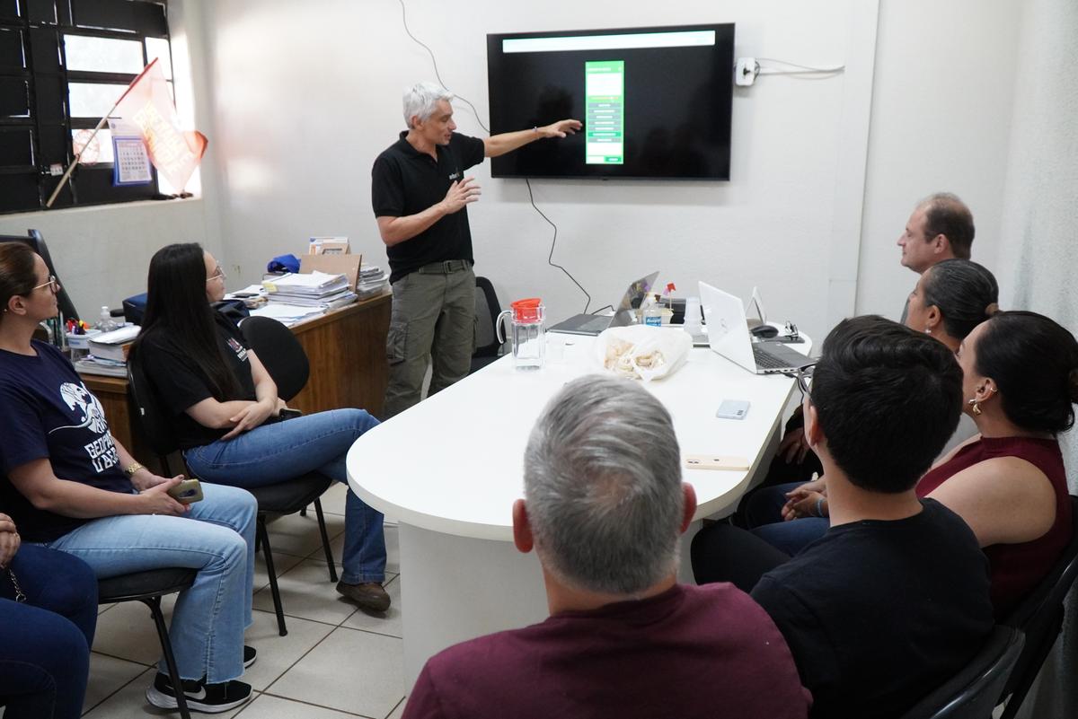 A empresa Propark apresentou o software do Programa Arbolink, que atuará na gestão da arborização digital da cidade, na 2ª etapa do Plano de Arborização (Foto/Divulgação)