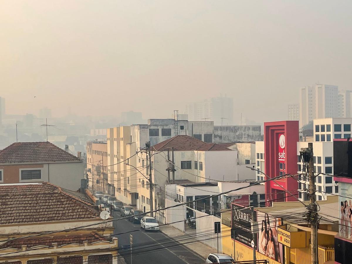 Uberaba está coberta pela fumaça (Foto/Rafaella Massa)