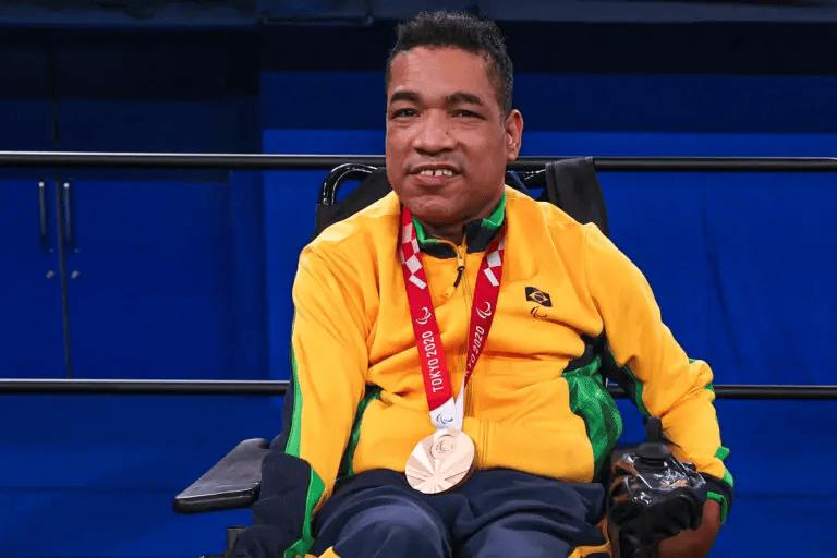 José é atleta da Associação dos Deficientes Físicos de Uberaba (Adefu) e já trouxe para casa diversas medalhas ao longo de sua carreira (Foto/Divulgação)