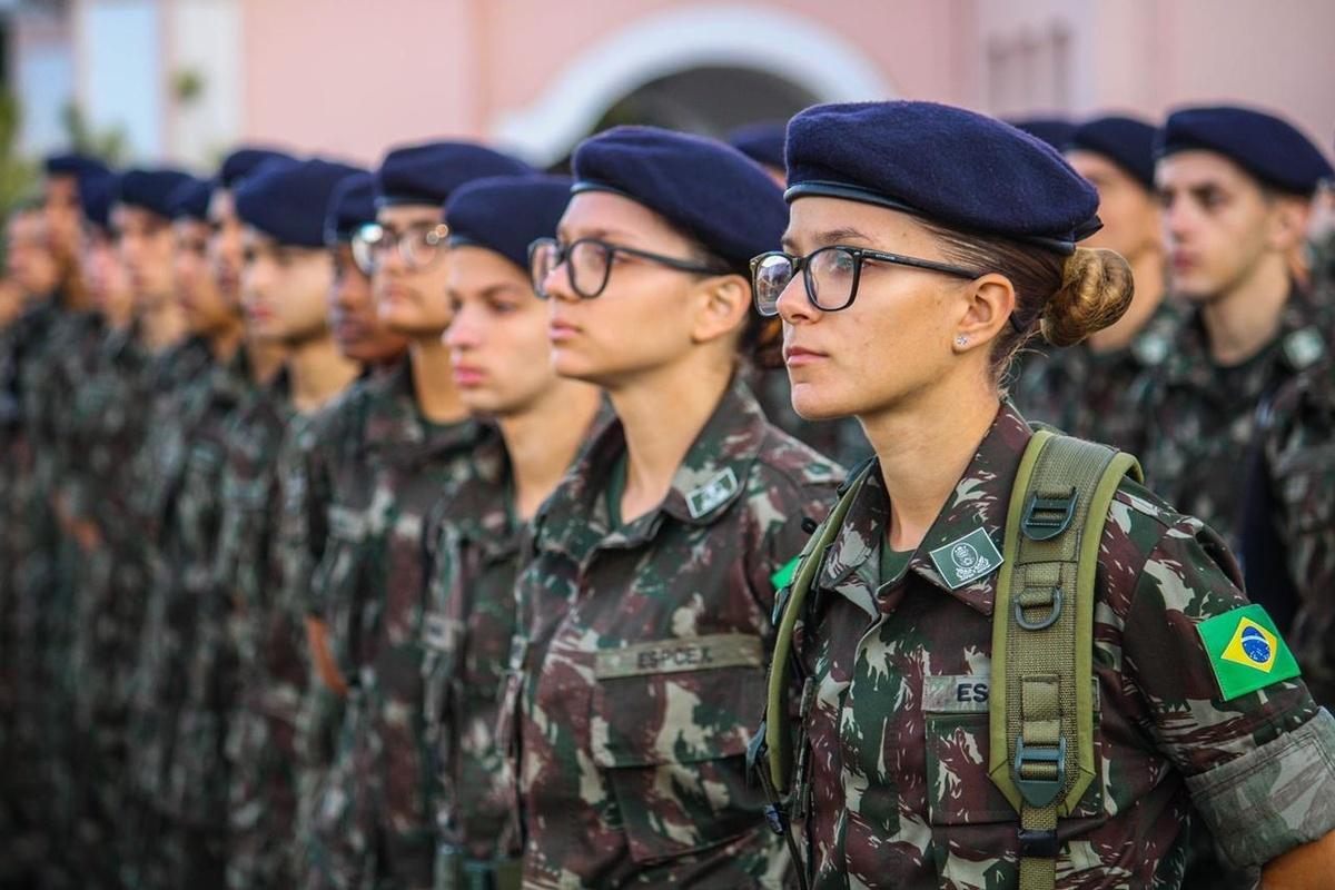 Segundo o decreto, o serviço militar feminino será possível às mulheres que se apresentarem voluntariamente para o recrutamento (Foto/Divulgação)