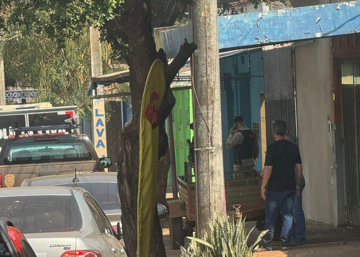 Polícia Militar e perito da Polícia Civil foram ao local e constataram marcas de violência no corpo da vítima (Foto/Divulgação)