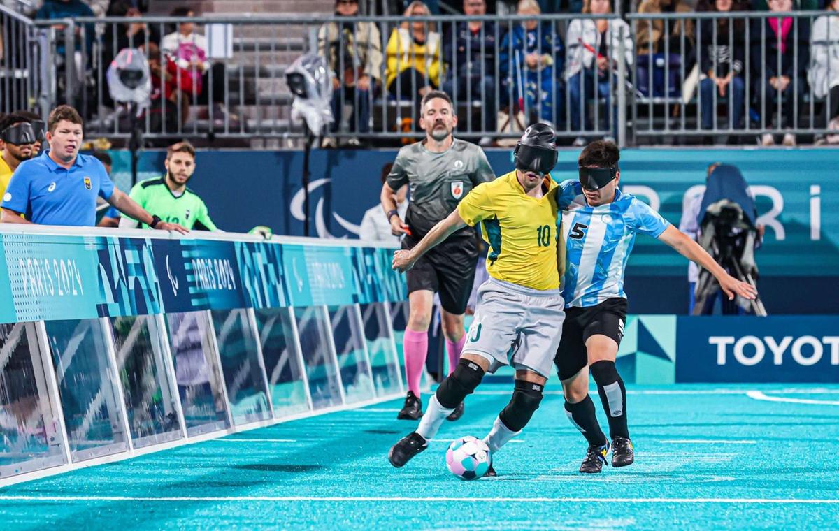 Pentacampeã paralímpica, a seleção masculina de futebol de cegos vai disputar somente o bronze em Paris (Foto/Reprodução)