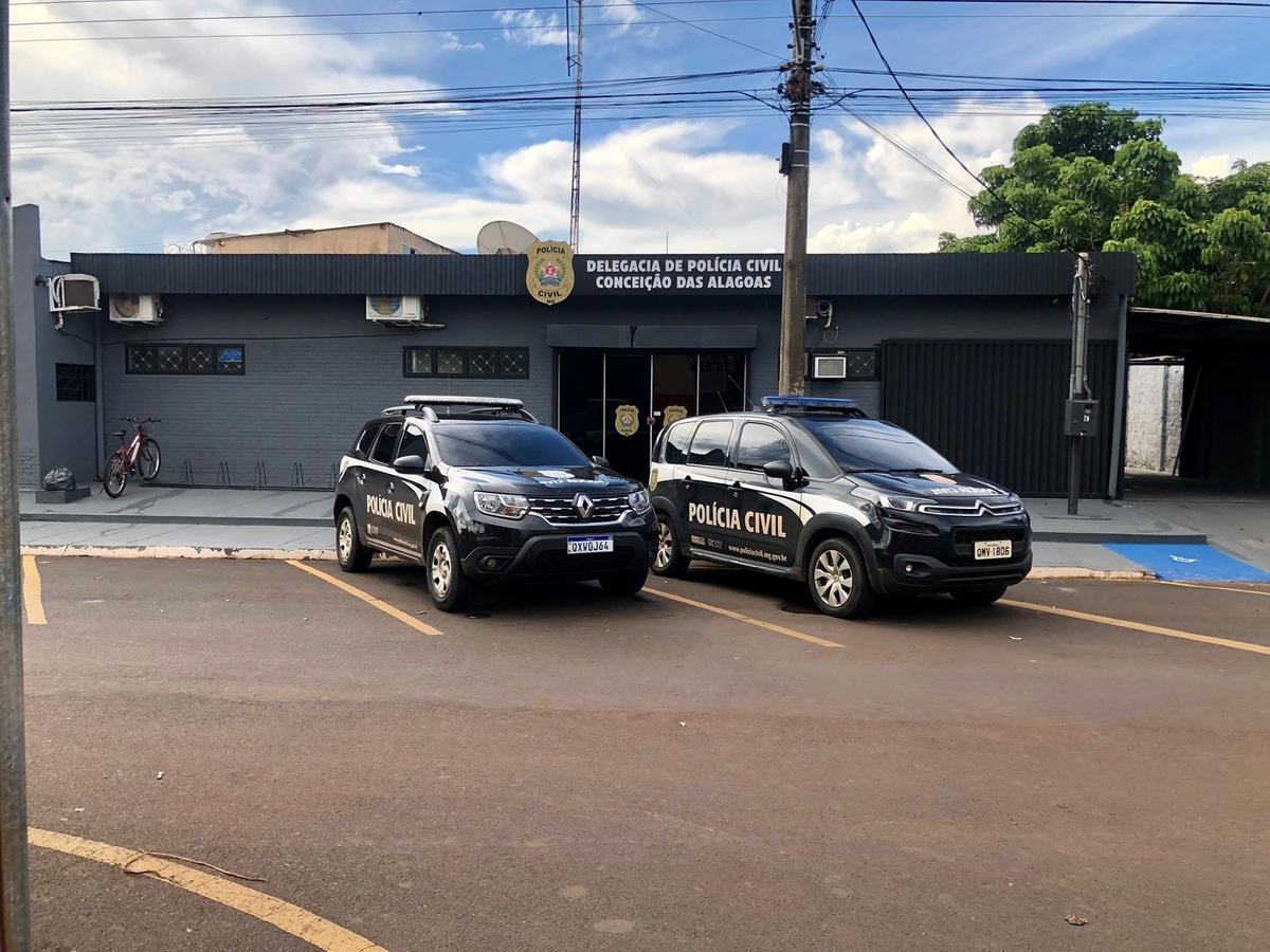 Polícia Civil de Conceição das Alagoas obteve autorização da Justiça para a prisão do acusado, que foi levado para a delegacia (Foto/Divulgação)