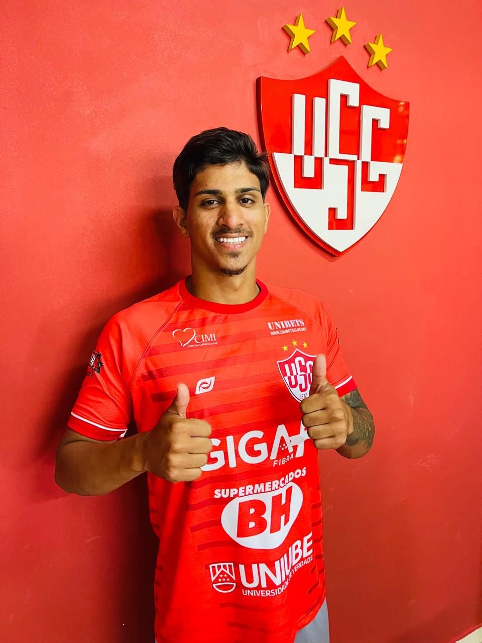 Igor Lemos chegou para reforçar o meio campo (Foto/Divulgação)