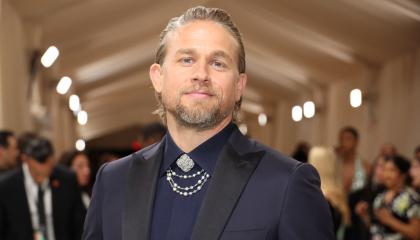 O ator Charlie Hunnam, da série Sons of Anarchy e dos filmes Rei Arthur: A Lenda da Espada e Magnatas do Crime, interpretará o criminoso (Foto/Divulgação)