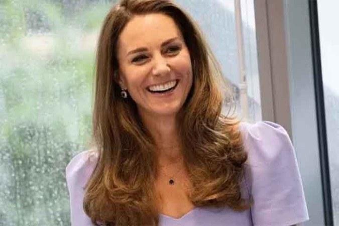 Kate e seu marido, o Príncipe William, participaram de uma missa com o Rei Charles III e a Rainha Camilla perto de sua propriedade real em Balmoral, na Escócia (Foto/Reprodução)