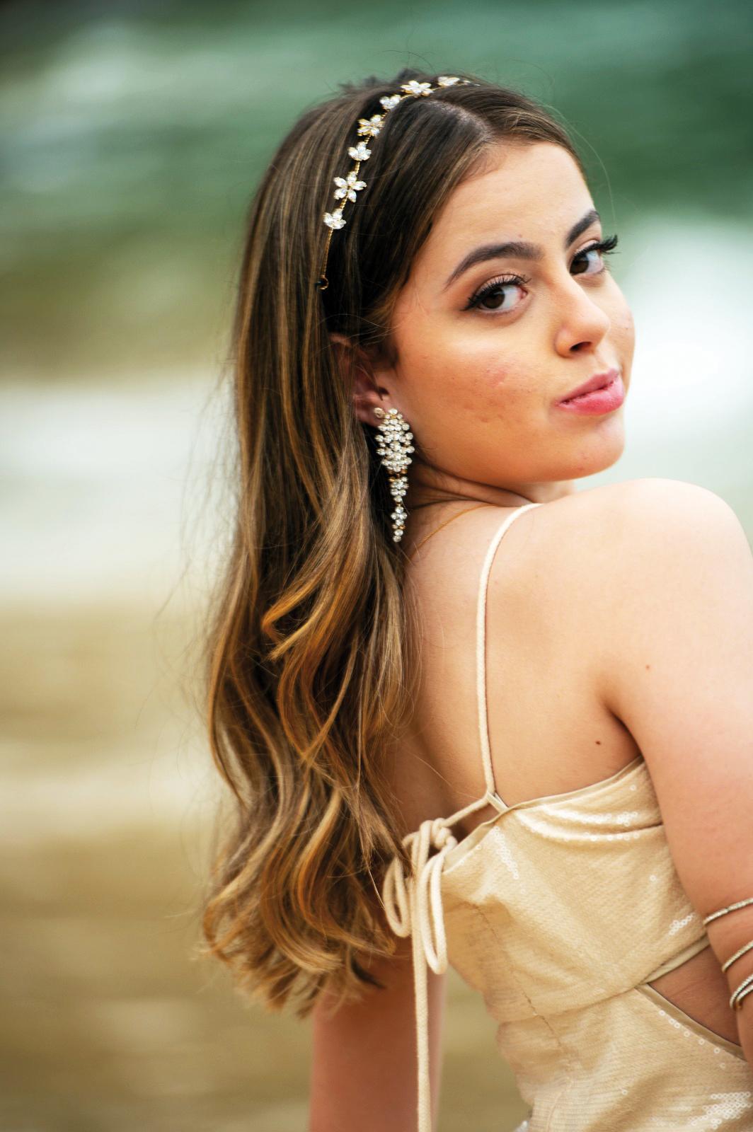 Maria Eduarda Prates Guimarães, será a festejada debutante do próximo fim de semana, a bela posou para as lentes de Alysson Oliveira antes do seu festão de Debut (Foto/Alysson Oliveira)