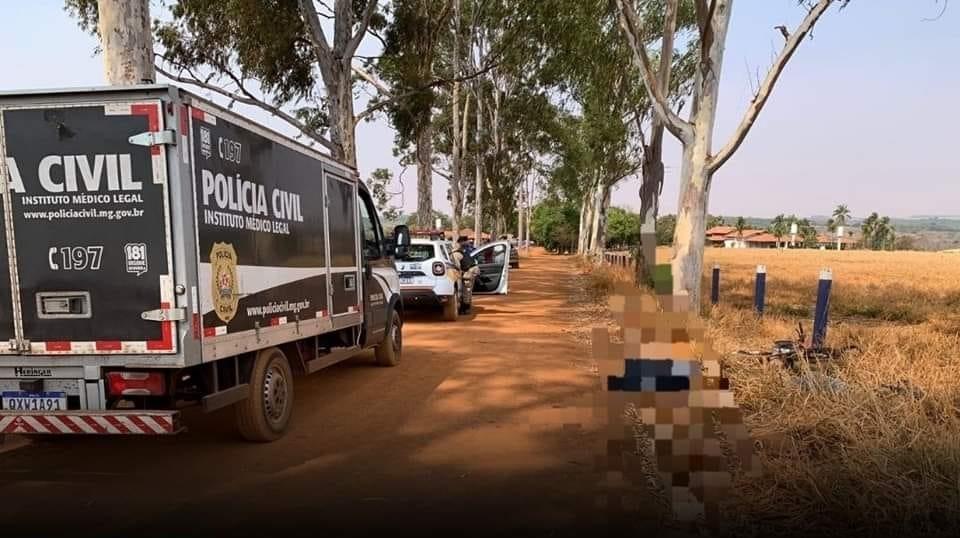 O motociclista estava transitando sem capacete e perdeu o controle ao atingir em uma pedra na estrada e cair com a cabeça ao solo (Foto/Divulgação)