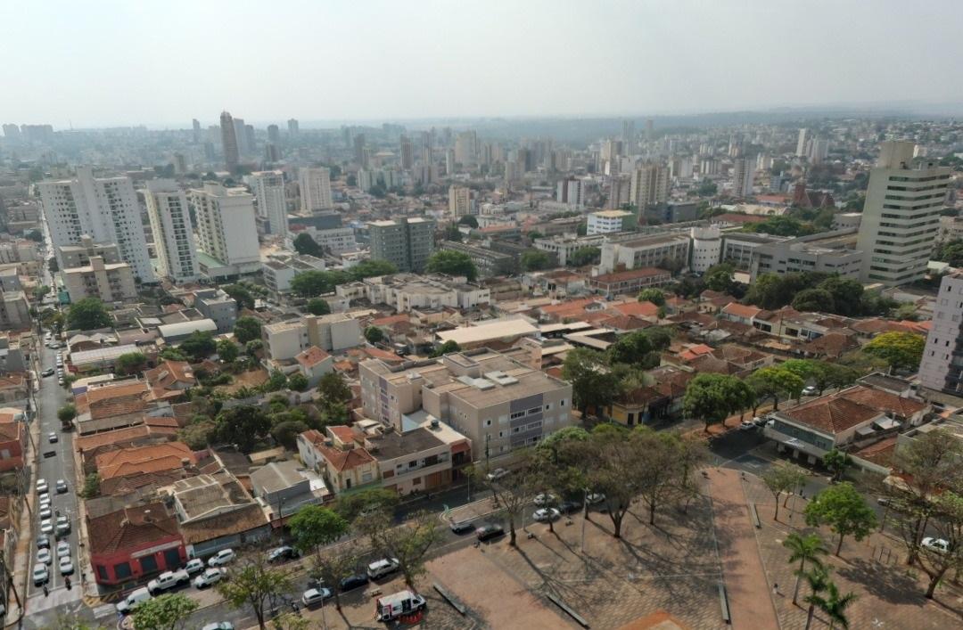 Apesar da ocorrência de névoa seca em virtude da baixa umidade, a qualidade do ar na cidade melhorou esta semana (Foto/Uberaba vista de cima)