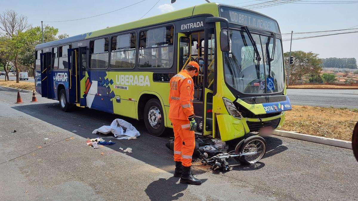 O impacto foi tão forte que o motociclista foi arrastado por aproximadamente dois metros (Foto/Divulgação)