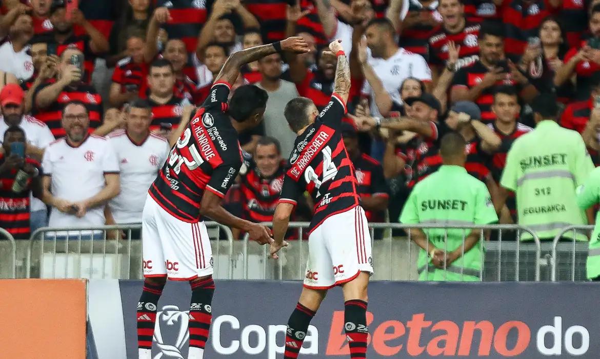 A dupla acima já não é mais a mesma. Muita coisa pode mudar no Flamengo ano que vem (Foto/Gilvan de Souza)