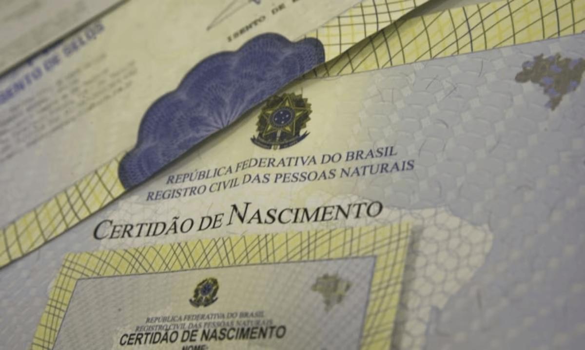 Novos modelos de certidões trazem mais campos para informações e terão papel mais resistente à falsificação (Foto/Marcello Casal Jr/Agência Brasil)