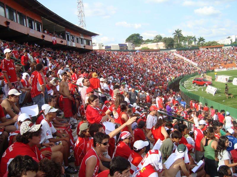 Torcida lota Uberabão para ver o Uberaba Sport Club (Foto/Arquivo)