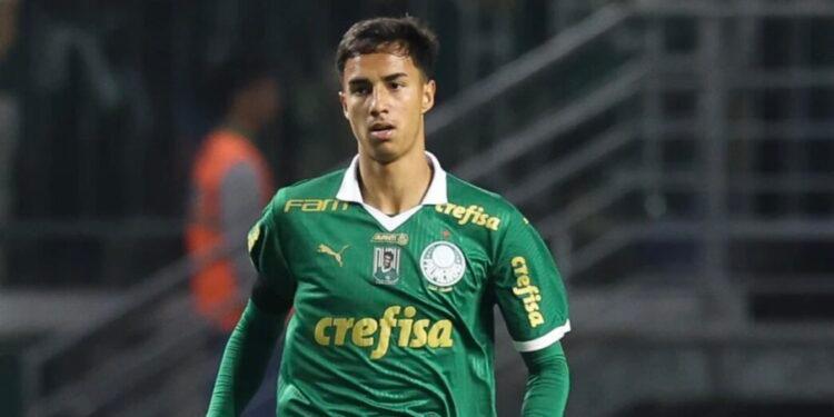 Vitor Reis, de apenas 18 anos, estaria na mira de cinco grandes clubes europeus (Foto/César Greco/Palmeiras)