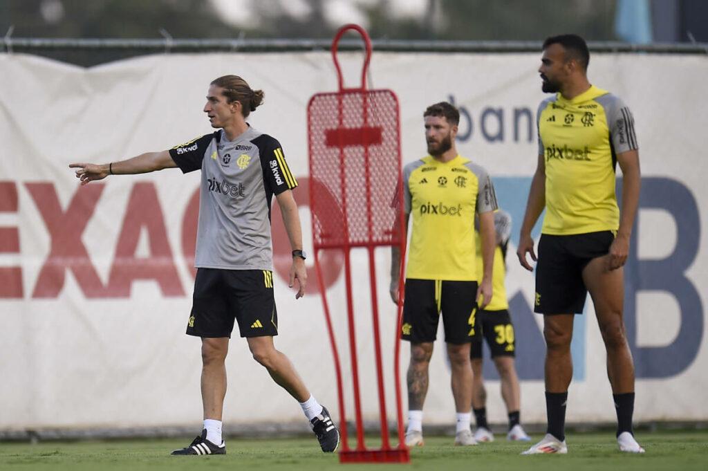 Só o tempo dirá se Filipe Luiz será um bom treinador (Foto/Marcelo Cortes/Flamengo)