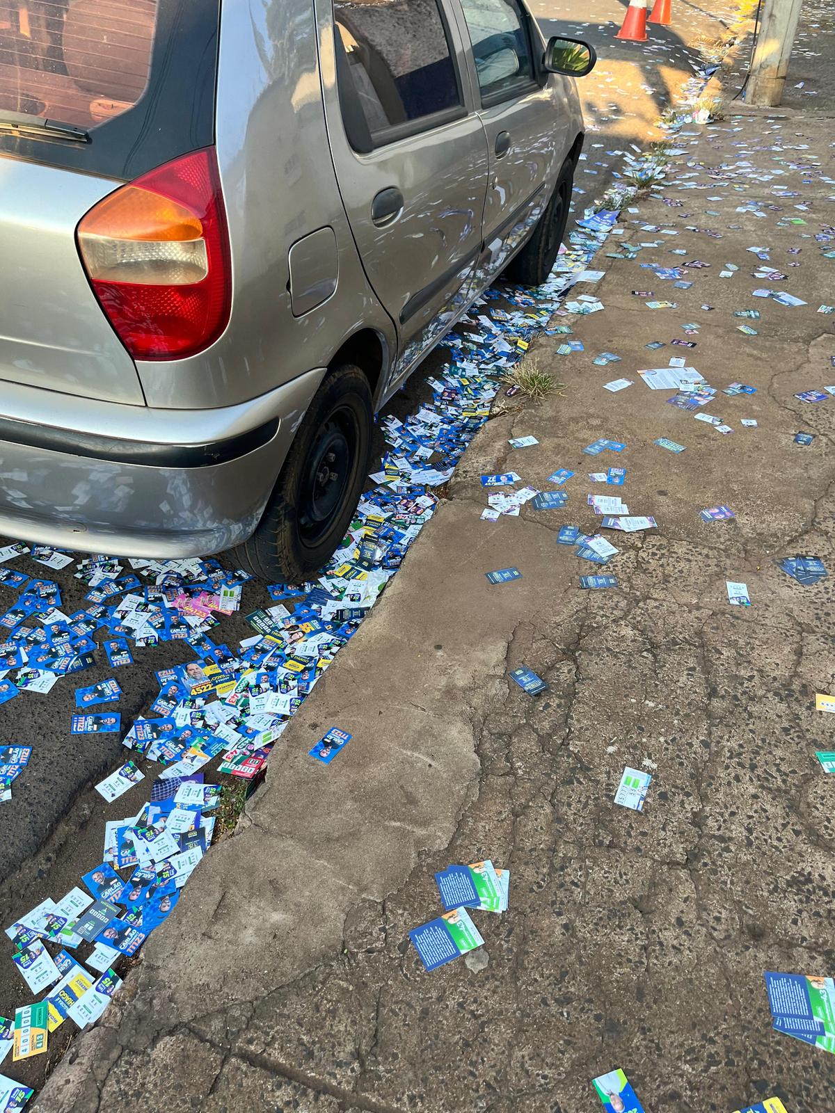 Câmeras espalhadas na cidade podem ser usadas para fiscalizar derramamento de santinhos na porta de locais de votação em Uberaba (Foto/Reprodução)