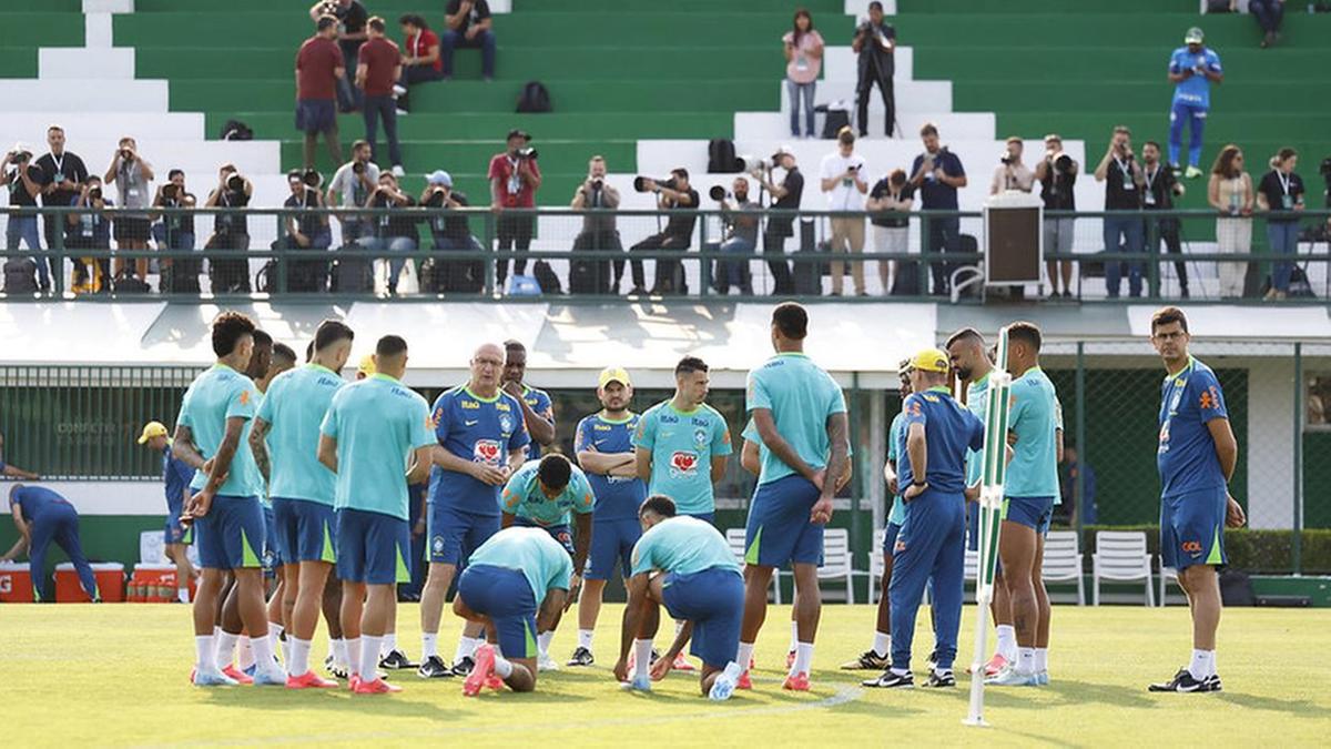 Dorival Jr comandou o primeiro treino desta semana no CT do Palmeiras (Foto/Rafael Ribeiro/CBF)