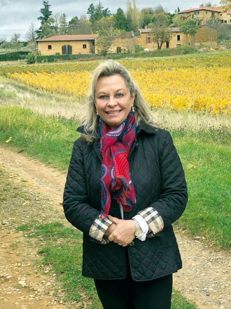 Em plena forma, Lidia Prata aniversaria hoje e recebe os abraços dos amigos e da família que tanto a respeitam e admiram. O nosso, aqui, em especial (Foto/Arquivo pessoal)