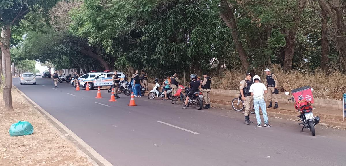 Uma pessoa foi presa por envolvimento com tráfico de drogas (Foto/Divulgação)