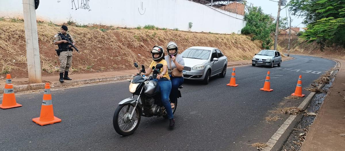 Uma pessoa foi presa por envolvimento com tráfico de drogas (Foto/Divulgação)