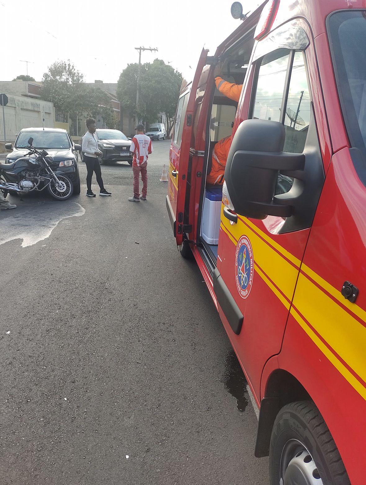 Após avaliação e imobilização pela guarnição Bombeiro Militar o mesmo foi encaminhado ao Hospital Regional (Foto/Divulgação)